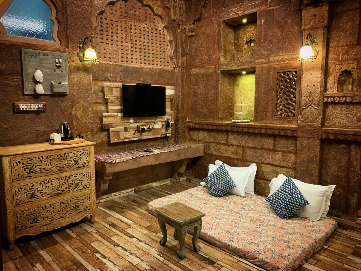 ราณีมาฮาล...อะเรียลโอลด์ฮาเวลี Hotel จ๊อดปูร์ ภายนอก รูปภาพ