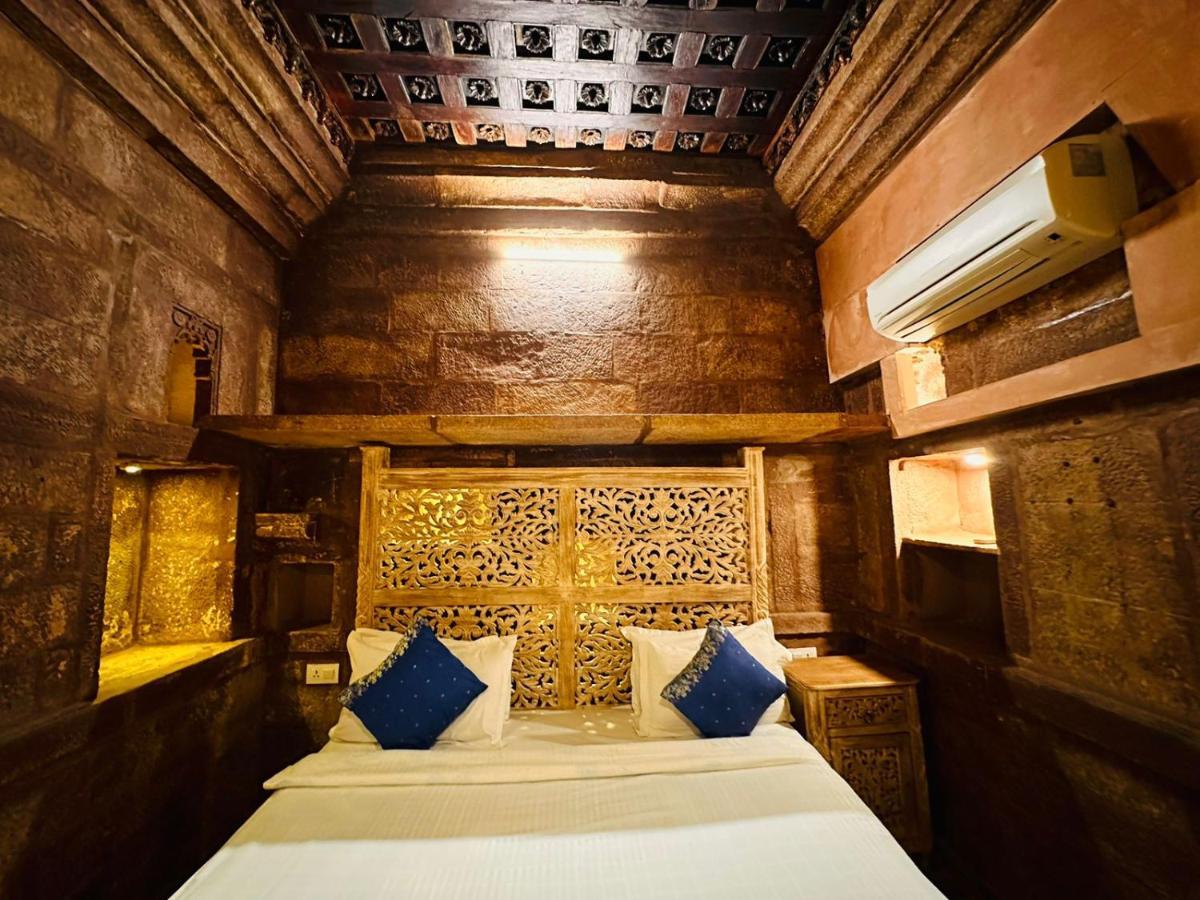 ราณีมาฮาล...อะเรียลโอลด์ฮาเวลี Hotel จ๊อดปูร์ ภายนอก รูปภาพ