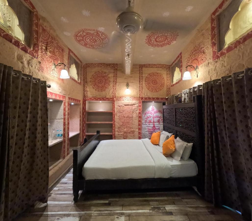 ราณีมาฮาล...อะเรียลโอลด์ฮาเวลี Hotel จ๊อดปูร์ ภายนอก รูปภาพ